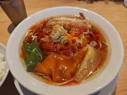 生わんたんらぁめん専門店 赤黄緑 吹田店