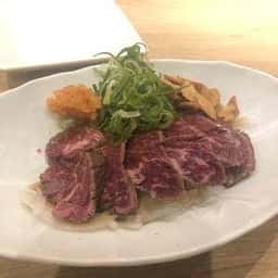 鉄板焼 博多 天神ホルモン ホワイティうめだ 泉の広場店