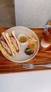 クロカツサン