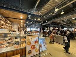 溶岩窯パン工房 ブロートバウム よこすかポートマーケット店