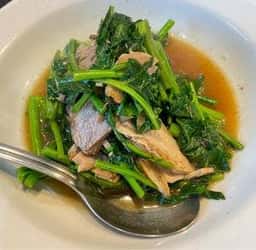 三本足 かがみ原店