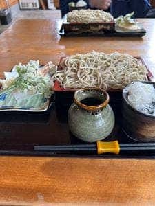 手打ちそば一庵。