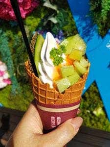 武雄温泉物産館