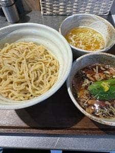 麺とスープの店 歩き出せ、クローバー