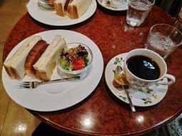 なんばウオーク カフェ英國屋 2番街南通り