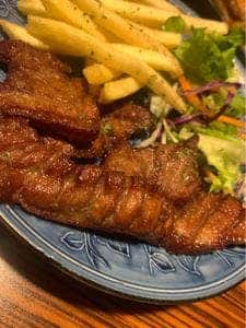 個室で味わう国産牛タンと朝どれ鮮魚 にくと魚 川崎駅前店