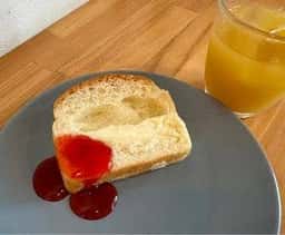 Toaster! Bread Cafe & Champagne Bar