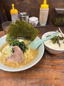 麺屋 ヤスシボーイ