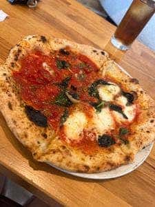 ピッツェリア アッローロ