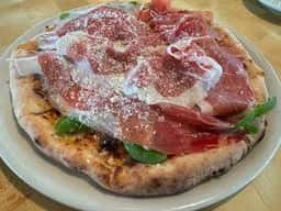 ピッツェリア ジンガラ