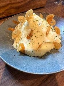 にんにく料理酒場～Garlic Carinderia～×twomoons～ふたつの月～