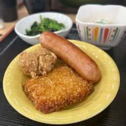 大衆食堂 半田屋 吉成店