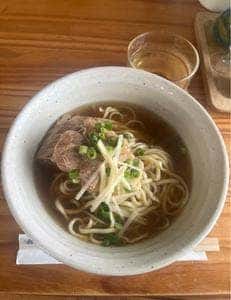 海が見えるそば家
