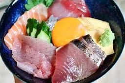 伏見のランチは海鮮丼