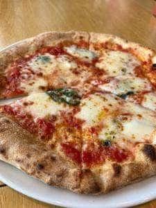 pizzeria TONINO 北海道長沼店