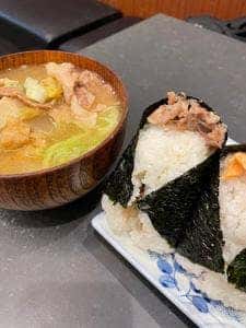 おにぎりと豚汁 いたる