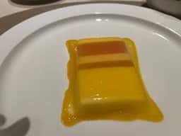 est