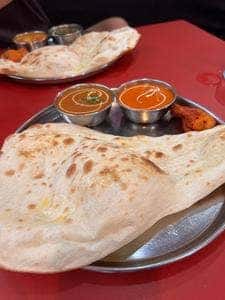 メロ カレーハウス&バー