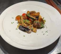 ピッツェリア ヴァカンツェ ナゴーネ モトヤマ