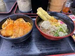 資さんうどん 新宮店