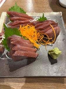 鶴吉 焼肉居酒屋