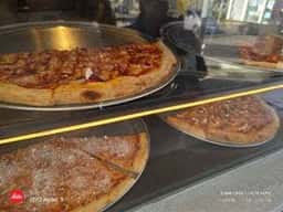 MAD PERROS PIZZA