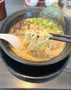 とんこつらあめん楽台新店