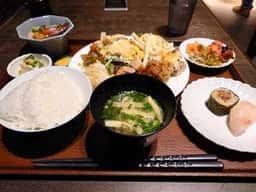 小野の離れ 博多本店