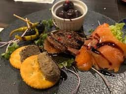 熱海 本格パエリアとステーキとワイン バルデビノス