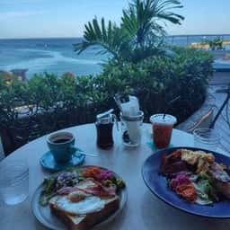 THE CALIF KITCHEN OKINAWA