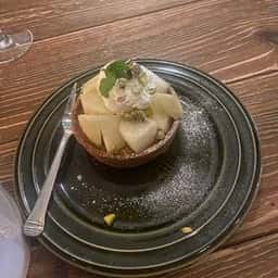 カフェ+ダイニングバー メローズ