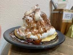 イエロー