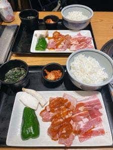 幸せの焼肉食べ放題 かみむら牧場 府中店