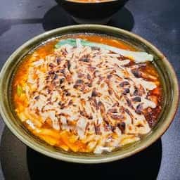 すするか、すすらんか。心斎橋店