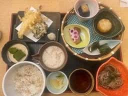 自然薯とろろ御膳 華花 緑店