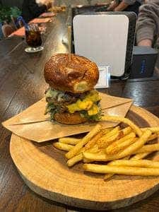 BOMBER BURGER