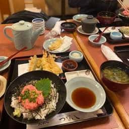 天ぷら つな八 上大岡店