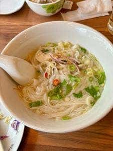 ベトナム料理レーロイ