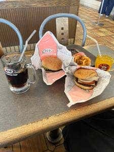 A&W 美浜店