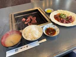 炭火焼肉 十八番