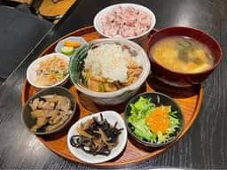 ウチノオカン〜野菜と麹の優しいお店〜
