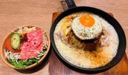 洋食とカフェとバール ハンバール
