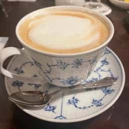 銀座七丁目花椿通り 椿屋珈琲銀座本館