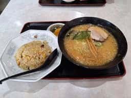 ワンツウラーメン 朝霞店