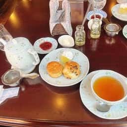 Sarah TEA TIME