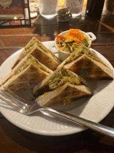 カフェトロワバグ