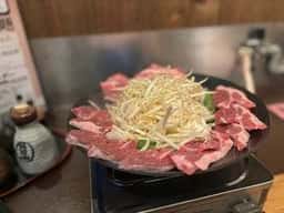 生ラムジンギスカン 富良野の羊 produced by えいじん