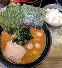 横浜家系らーめん 天王家 寒川総本店