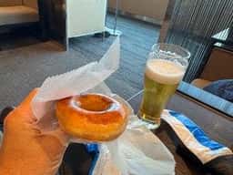 クリスピー・クリーム・ドーナツ Mercedes me Tokyo HANEDA店