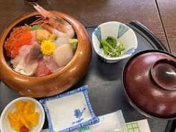 斎春商店 お食事処